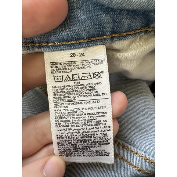 OLD NAVY Extra High Rise Flare Jeans Women's 20 24 Light Wash Blue Fits You New - Picture 6 of 10